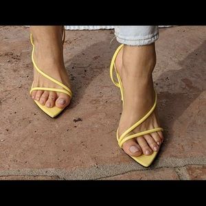 Hello yellow! Yellow heel with back strap